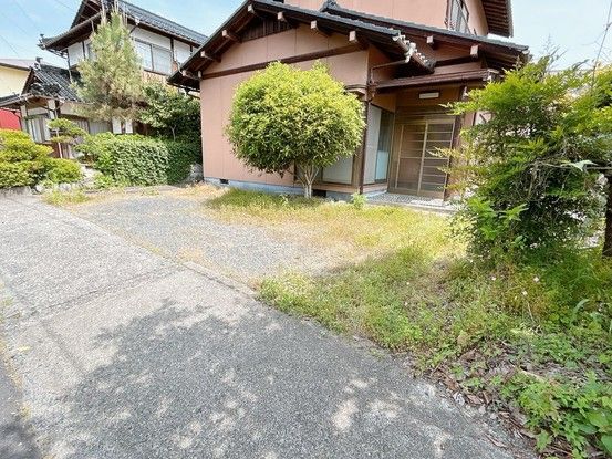 Renovated 5LDK House in Tsuyama, Okayama with 228 sqm Land - Thumbnail 3