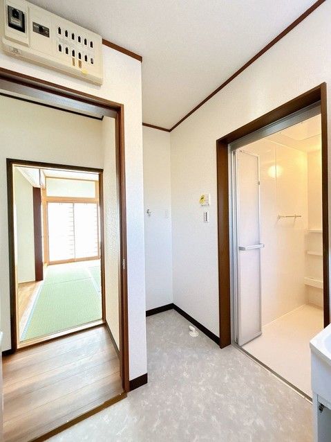 Renovated 4LDK House in Ami Town, Ibaraki - 114.27 sqm - Thumbnail 4