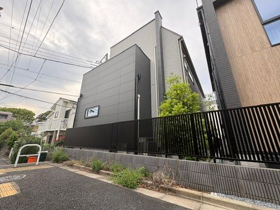 3LDK House for Sale in Setagaya, Tokyo - 124 sqm - Thumbnail 3