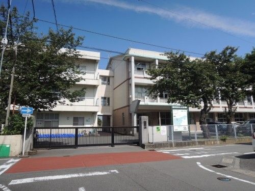 3LDK Apartment for Sale in Numazu, Shizuoka - Thumbnail 3