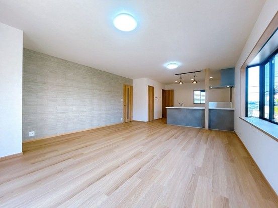 Renovated 5SLDK House in Yokkaichi with Garden and Parking - Thumbnail 3