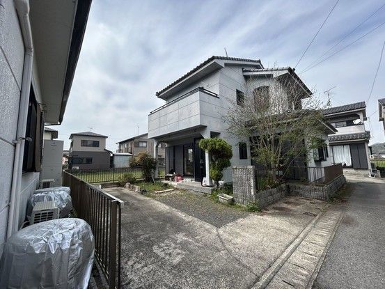 Renovated 4LDK House for Sale in Gifu City - Thumbnail 2