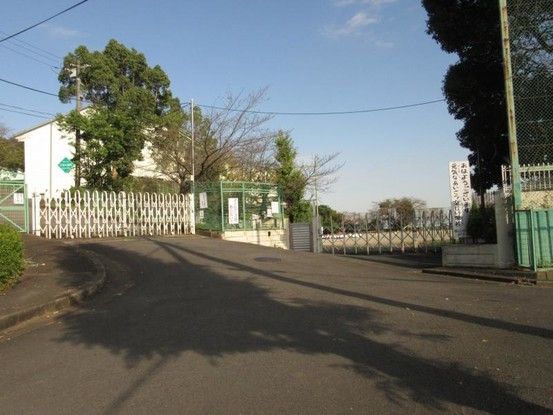 3SLDK House for Sale in Atsugi, Kanagawa with Garden - Thumbnail 3