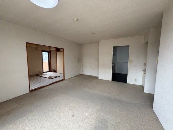 4LDK Apartment Near Teramachi Station in Hiroshima City - Thumbnail 2