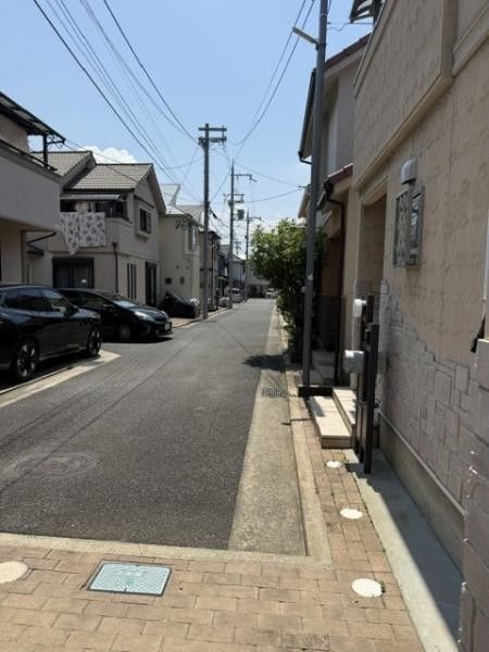 Renovated 3LDK House in Yao City, Osaka for Sale - Thumbnail 2