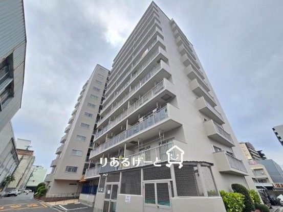Renovated 3LDK Apartment for Sale near Yato Station, Higashiosaka - Thumbnail 2