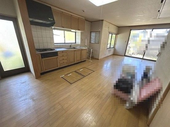 5LDK House for Sale in Hatsukaichi, Hiroshima - Thumbnail 2