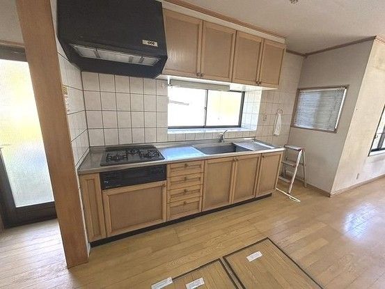 5LDK House for Sale in Hatsukaichi, Hiroshima - Thumbnail 3