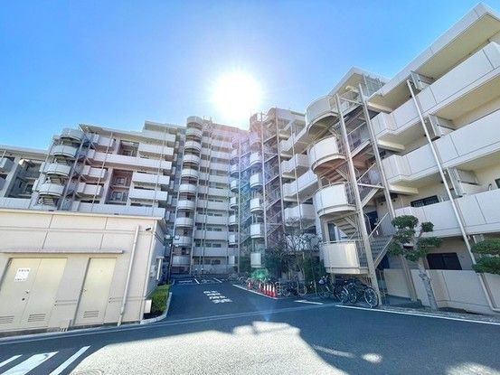 Renovated 4LDK Apartment in Saitama City | Rune Omiya Park States - Thumbnail 2