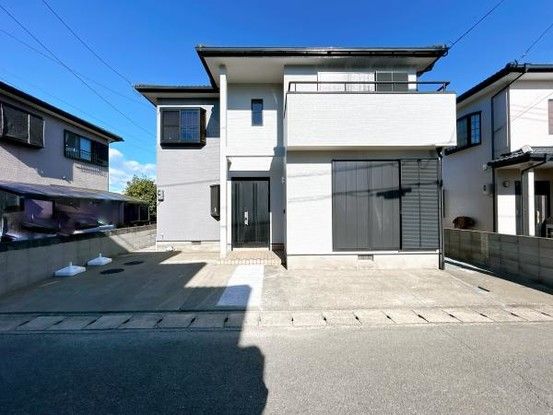 Renovated 4LDK House for Sale in Komatsushima, Tokushima - Thumbnail 2