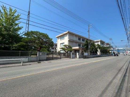 Renovated 4LDK House for Sale in Komatsushima, Tokushima - Thumbnail 4