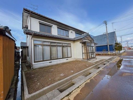 Renovated 4LDK Detached House for Sale in Tsubame, Niigata - Thumbnail 2