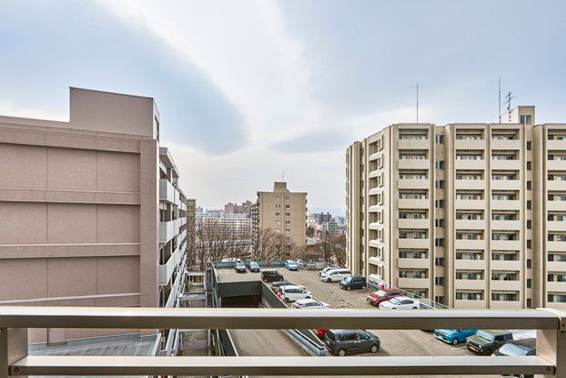 3LDK Apartment for Sale in Sapporo's Atsubetsu Ward - Thumbnail 2
