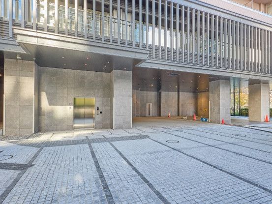 2LDK Apartment for Sale in Shibaura, Minato-ku, Tokyo - Thumbnail 3