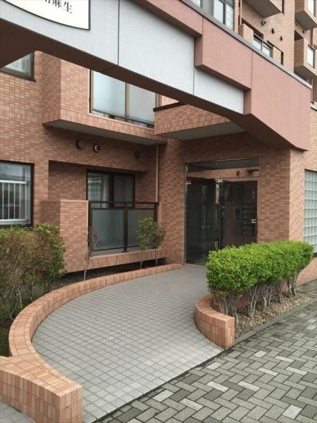 3LDK Renovated Apartment Near Kita-Sanjo Station, Sapporo - Thumbnail 2