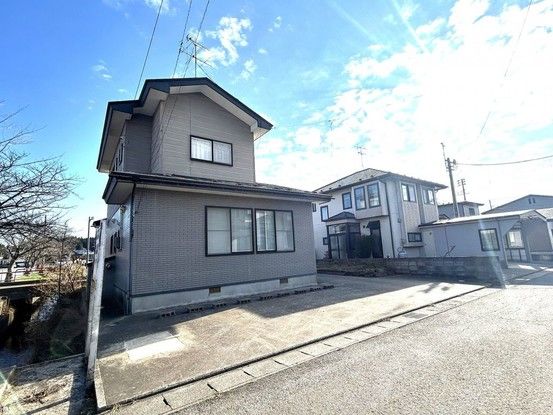 3LDK Renovated Home Near JR Ugo-Hotsuka Station in Katagami City - Thumbnail 4