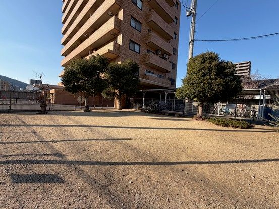 4LDK Apartment for Sale in Takamatsu City, Kagawa - Thumbnail 2