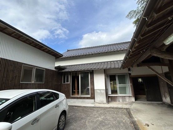 7DK House for Sale in Nakatsu, Oita - 102 Years Old - Thumbnail 2