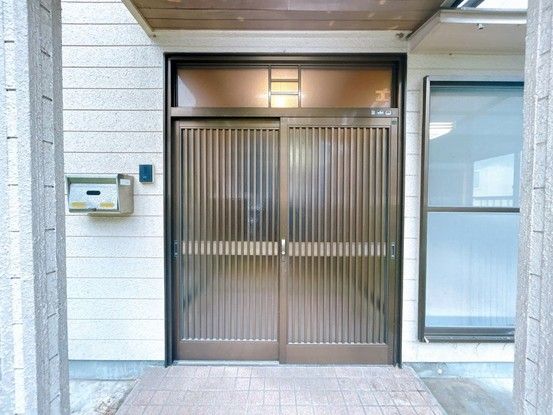 5LDK Renovated House in Yokkaichi with Parking - Thumbnail 3