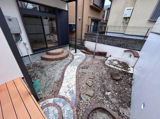 Renovated 4LDK House in Otsu, Shiga with Garden and Parking - Thumbnail 2