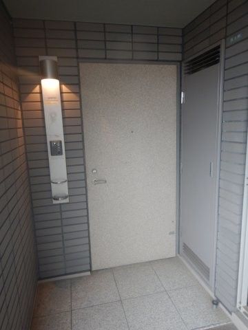 Renovated 2LDK Apartment in Meguro-ku, Tokyo - Thumbnail 4