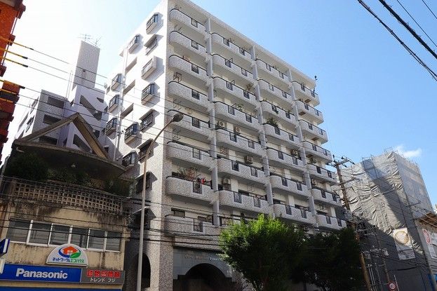 Renovated 2LDK Apartment in Naha, Okinawa - 62.65 sqm - Thumbnail 3