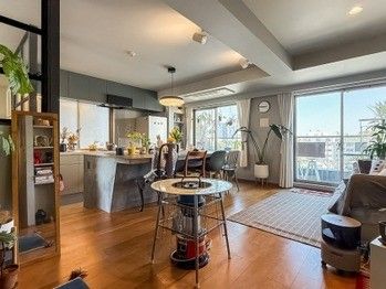 2LDK Apartment in Minami-Azabu, Minato-ku, Tokyo - Thumbnail 4
