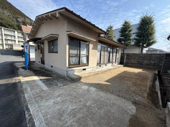 Renovated 2LDK House for Sale in Miyoshi City, Hiroshima - Thumbnail 3