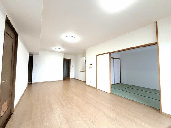 Renovated 4LDK Apartment in Matsumoto, Nagano - Thumbnail 3