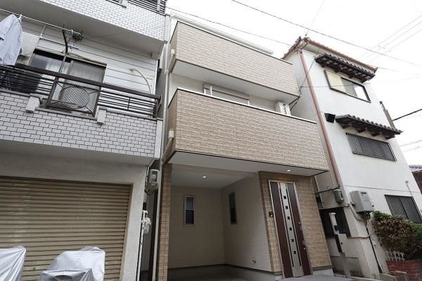 3LDK House for Sale in Nishiyodogawa-ku, Osaka - Thumbnail 2