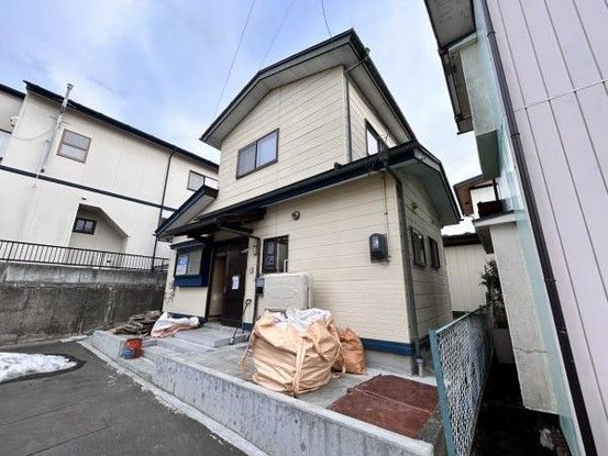 Renovated 3LDK House for Sale in Hachinohe, Aomori - Thumbnail 2