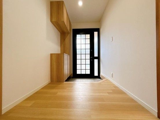 Renovated 5LDK House on Corner Lot in Yokkaichi, Mie - Thumbnail 2