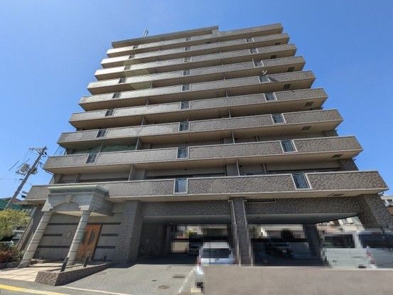 4LDK Apartment for Sale in Hiroshima City, 81.95m² - Thumbnail 3