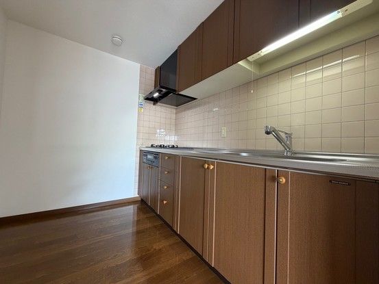 2LDK Apartment for Sale in Takamatsu, Kagawa - 61.57 sqm - Thumbnail 4