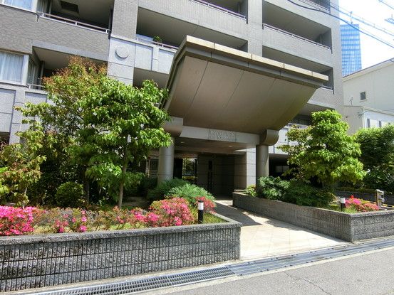 2LDK Apartment for Sale in Otsu, Shiga with Lake Biwa View - Thumbnail 3