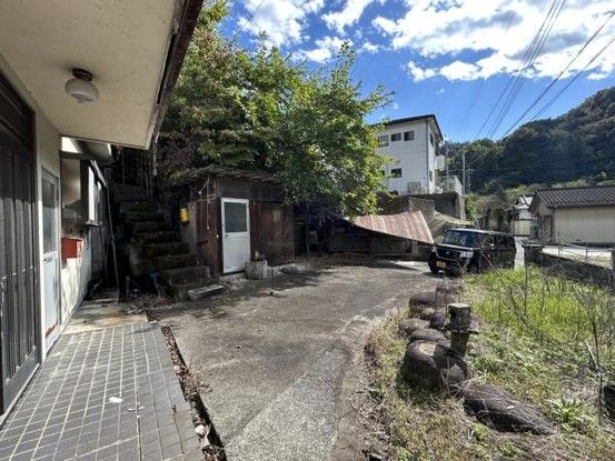 8DK Detached House for Sale in Kurozawa, Yamanashi - Thumbnail 3