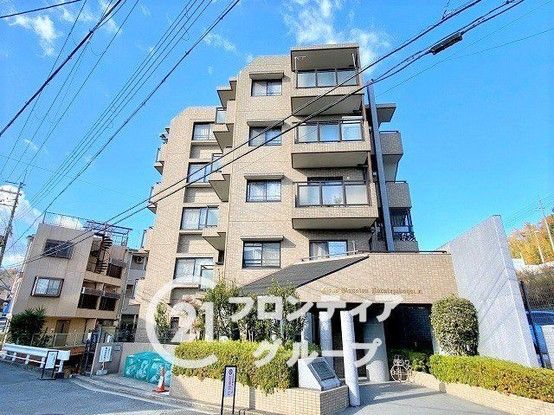 3LDK Apartment for Sale in Nara City, Nara Prefecture - Thumbnail 2