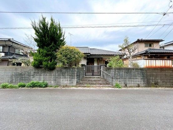 4DK Single-Story House for Sale in Shimonoseki, Yamaguchi - Thumbnail 2