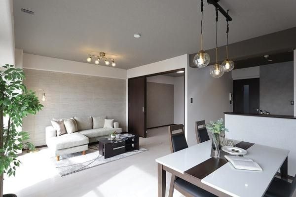 Renovated 2LDK Apartment for Sale in Nishiyodogawa, Osaka - Thumbnail 4