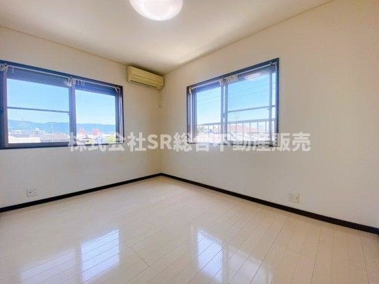 4LDK Resale House in Higashiosaka, Osaka – 110 sqm, 3 Stories - Thumbnail 4