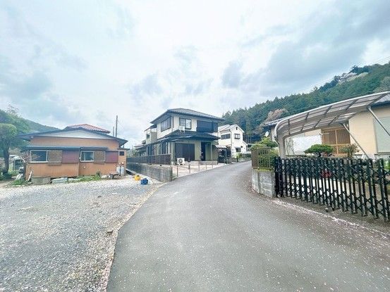 Renovated 4LDK House in Hannō with Mountain Views - Thumbnail 2