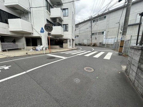 Renovated 1SLDK Apartment with Ocean View in Minami-ku, Hiroshima - Thumbnail 4