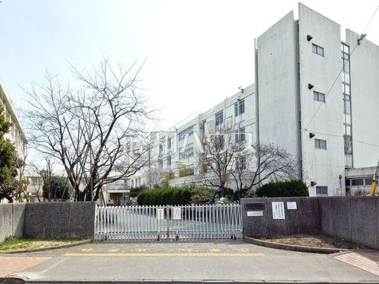 3LDK Apartment in Tama City, Tokyo for Sale near Seiseki-Sakuragaoka Station - Thumbnail 3