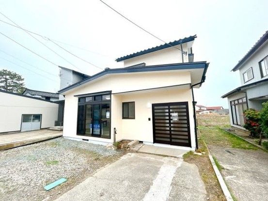 Renovated 3LDK House for Sale in Sakata, Yamagata - Thumbnail 2