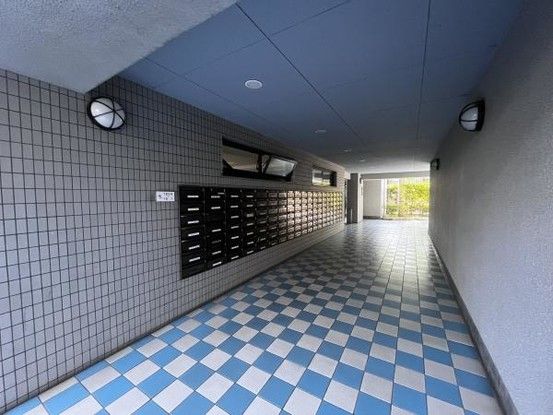 4LDK Apartment for Sale in Minato Ward, Osaka - Thumbnail 2