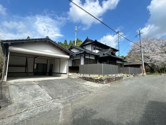 Renovated 7DK House in Nagomi Town, Kumamoto - 158.01 sqm - Thumbnail 2