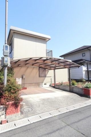 4LDK Detached House for Sale in Omi-Hachiman, Shiga - Thumbnail 2