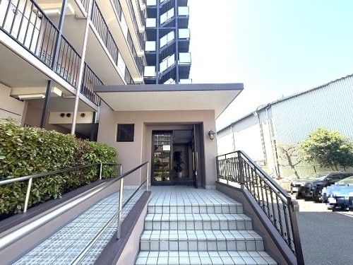 5LDK Renovated Apartment in Ibaraki, Osaka - 92.37sqm - Thumbnail 2