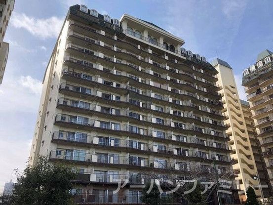 Lake Biwa View 2LDK Apartment in Moriyama, Shiga - Thumbnail 2