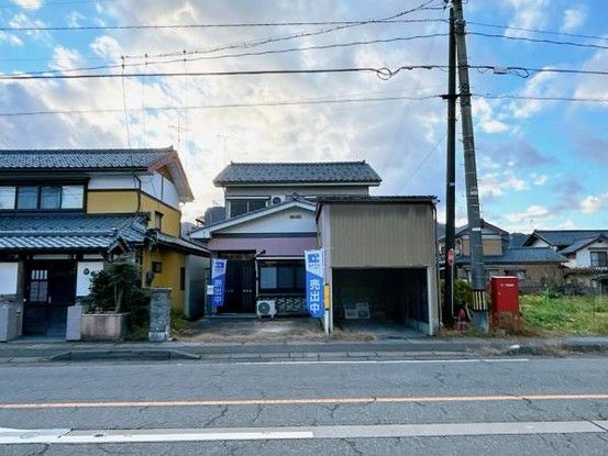 Renovated 4LDK House for Sale in Katsuyama, Fukui - Thumbnail 2